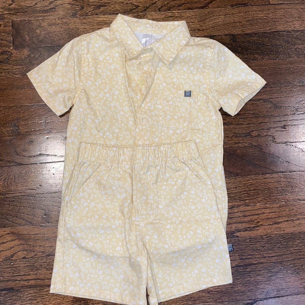 2 piece yellow and white boys set